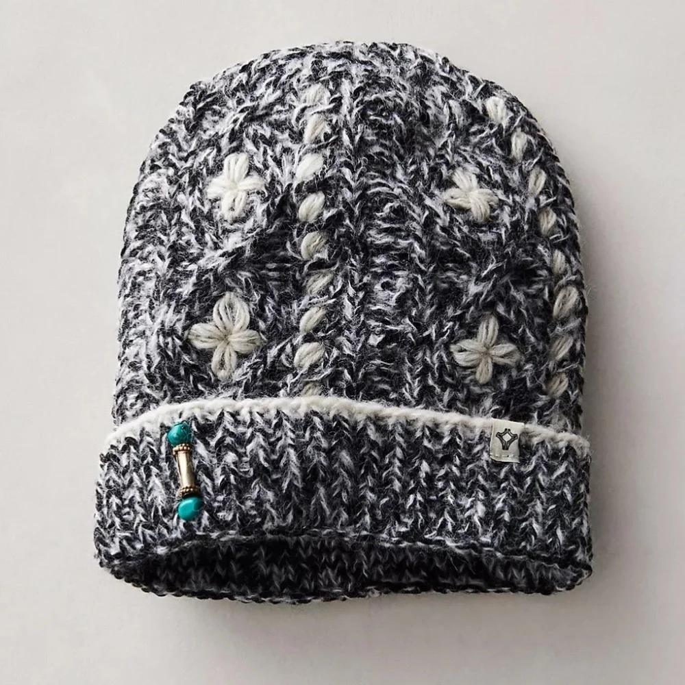 NWOT Free People Bsbee Handknit Beanie